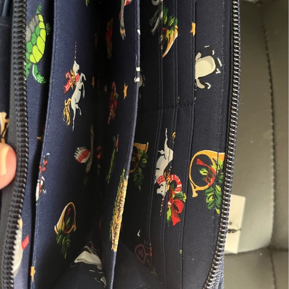 NWT Vera Bradley Christmas Pattern Wallet, Navy Blue Background - Picture 3 of 5